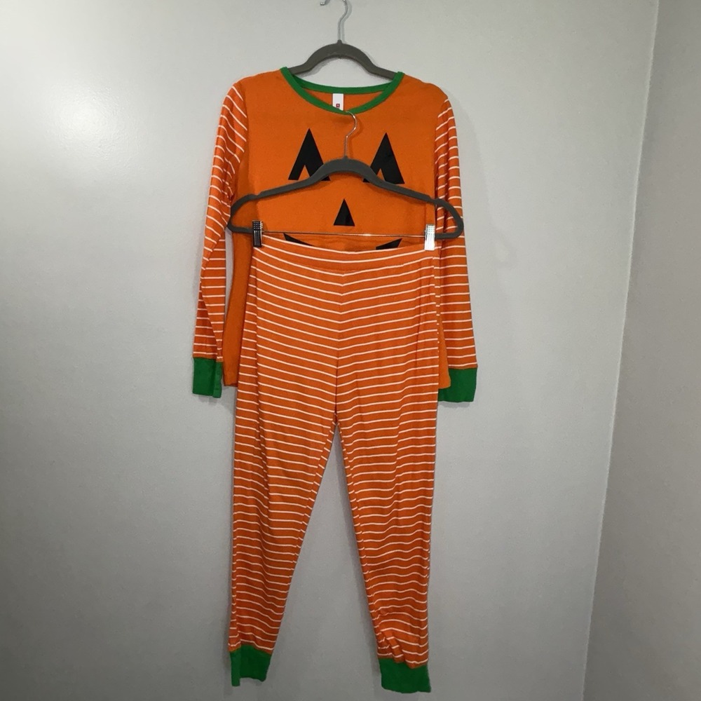 Womens Sleep in PUMPKIN Halloween 2 pc Cotton Pajamas Size Medium Stripes.. Read